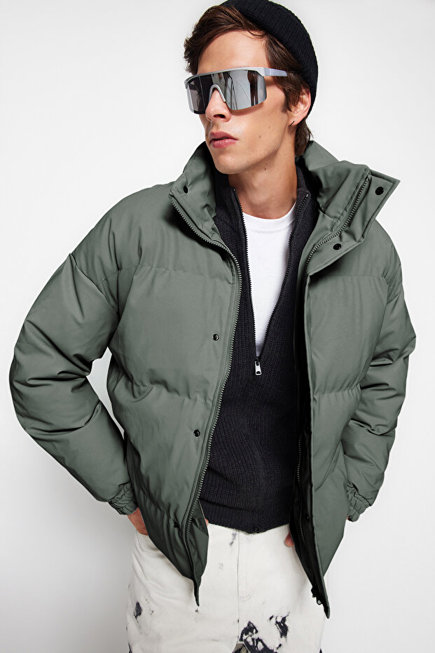 Haki Oversize Fit Dik Yaka Kışlık Şişme Mont TMNAW24MO00012 - 2