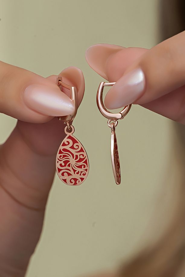 925 Ayar Gümüş Rose Kaplama Desenli Kırmızı Lazer Mineli Küpe - 1