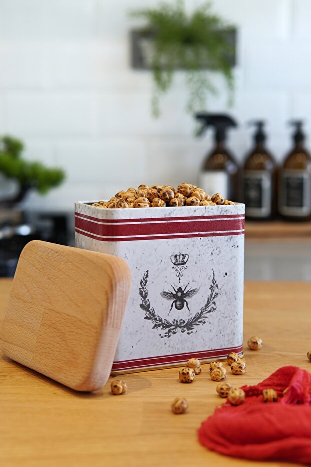 Er212-5o Country Housefly Patterned Oval Metal Storage Container with Wooden Lid 11x15 Cm