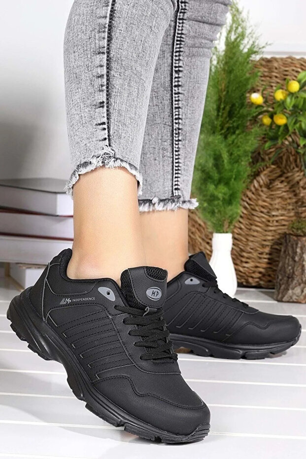 Unisex Winter Waterproof Anti-Slip Poly Sole Light Comfortable Orthopedic Leather Black Style Sports Shoes