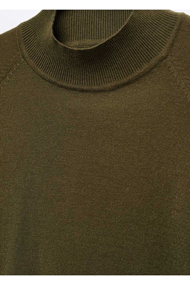 Kurzer Pullover mit Perkins-Kragen - 6