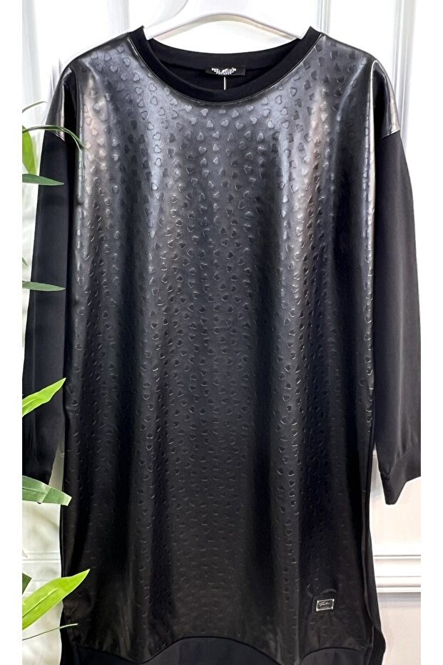 سترة جلدية كبيرة الحجم بنمط قلب باللون الأسود - 2