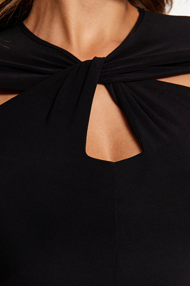 Siyah Cut Out ve Büzgü Detaylı Fitted/Vücuda Oturan Esnek Çıtçıtlı Örme Body TWOAW22BD0047 - 4