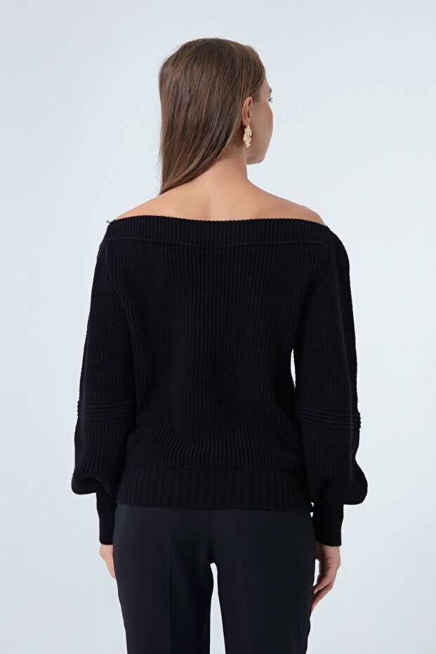 Schwarzer Damenpullover mit U-Boot-Ausschnitt - 5