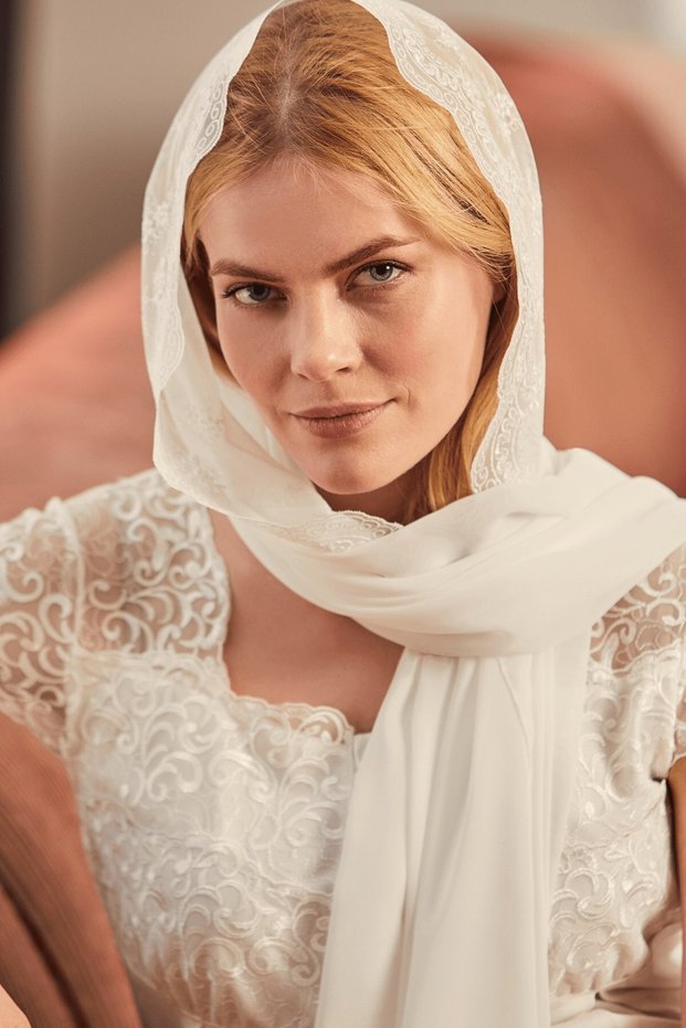 By Mecit 0021 Ecru Chiffon Shawl