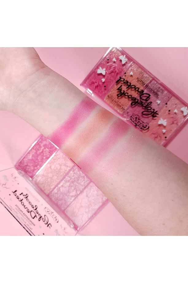 X Grease Hopelessly Devoted Highlighter Palette Aydınlatıcı Palet - 4