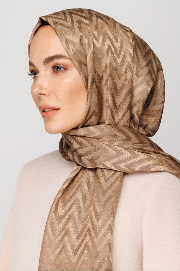 Zigzag Pattern Shiny Jacquard Shawl - 2