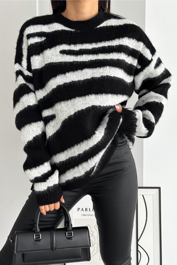 Women's Black New Season Zebra Pattern Standard Size Wide Fit Oversize Knitwear Sweater