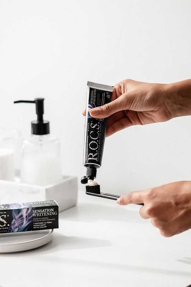 Rocs Sensation Whitening Beyazlatıcı Diş Macunu Ve 2 Diş Fırçası - 4