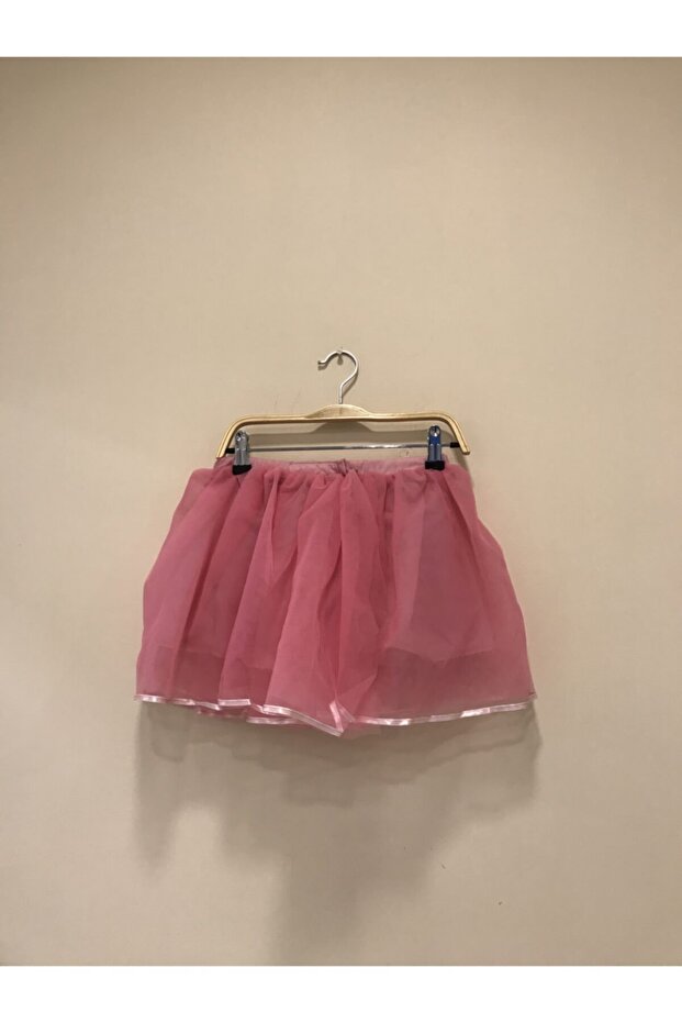 Devojčica, roza suknja 9286 - 1