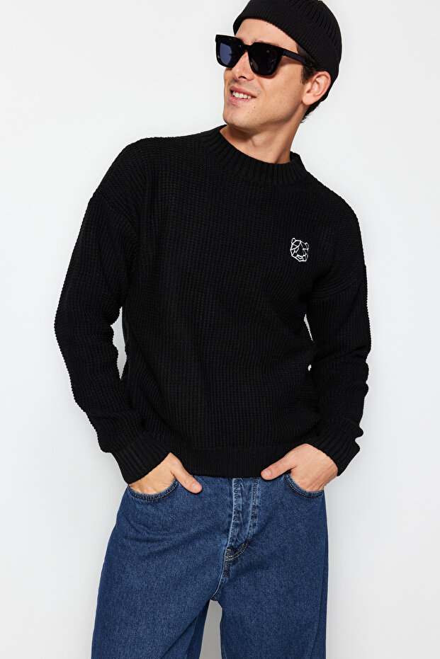 Siyah Oversize Fit Geniş Kalıp Bisiklet Yaka Nakışlı Triko Kazak TMNAW24KZ00032 - 2