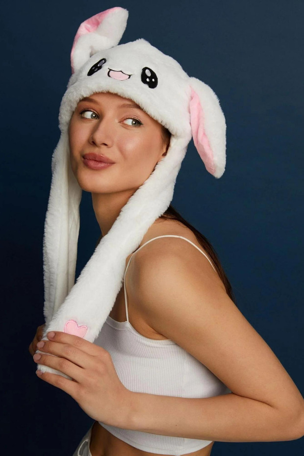 Plush Rabbit Hat That Moves Ears - 4
