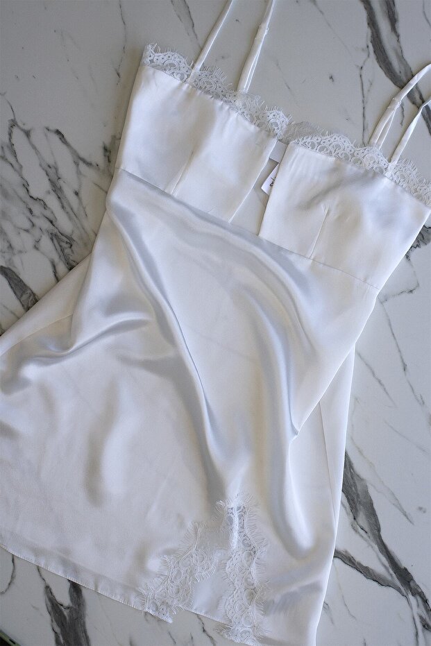 Біла мереживна бабедолл - 3