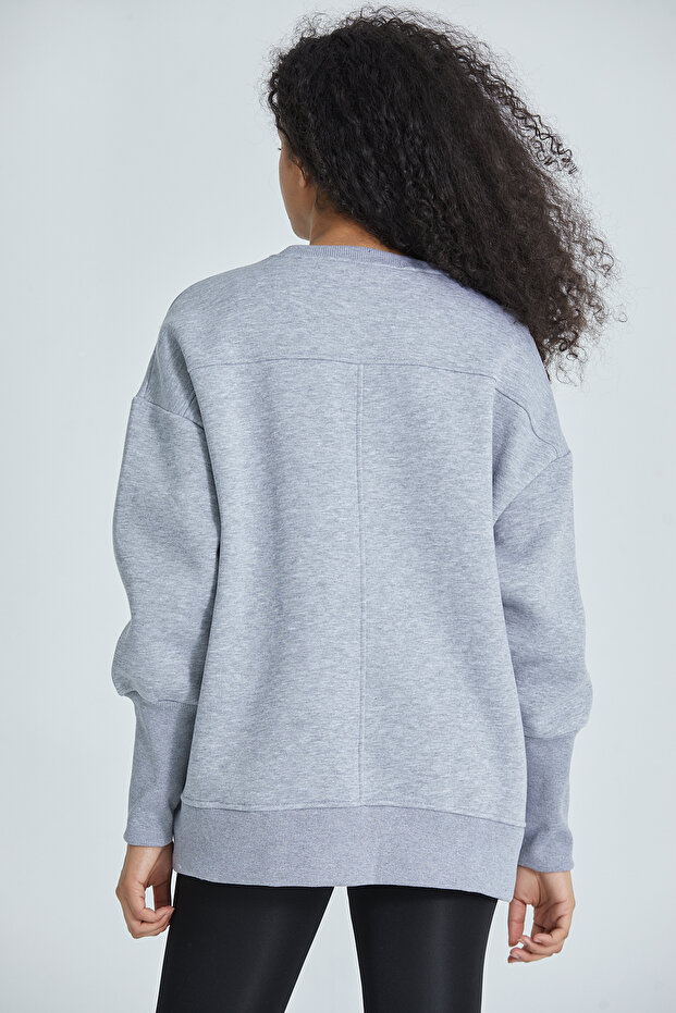 ETEĞİ YIRTMAÇLI BASİC SWEATSHİRT - 2