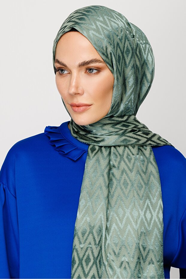 شال جاكار لامع بنمط البلاط