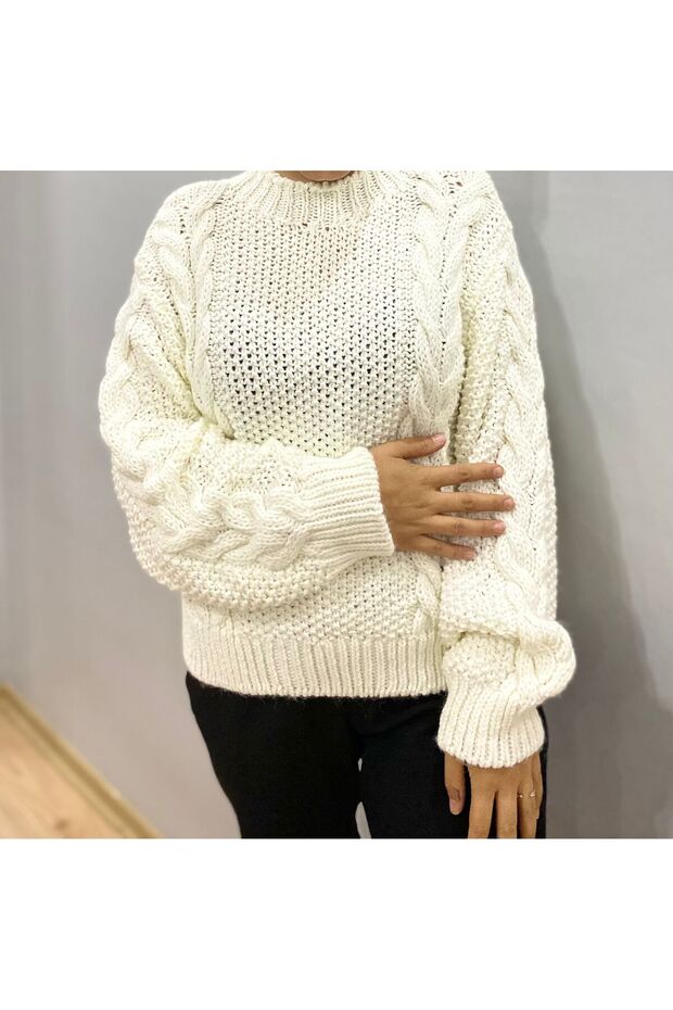 Women's Crew Neck Knitted Patterned Soft Textured Knitwear Sweater