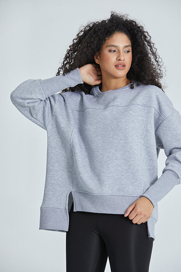 ETEĞİ YIRTMAÇLI BASİC SWEATSHİRT - 6