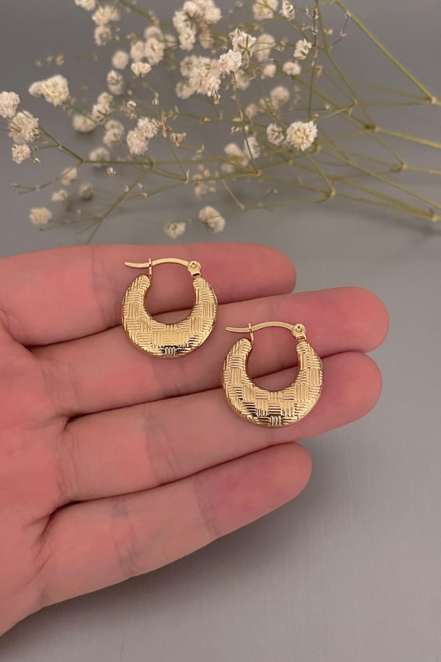 Women's Gold Flat Model Striped Steel Hoop Earrings