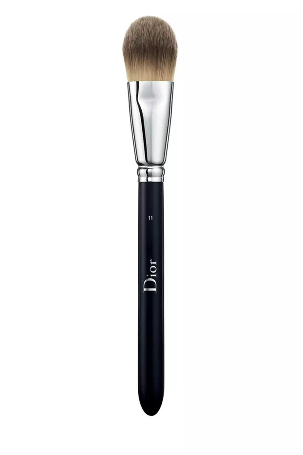 No11 Light Coverage Fluid Foundation Brush - 1