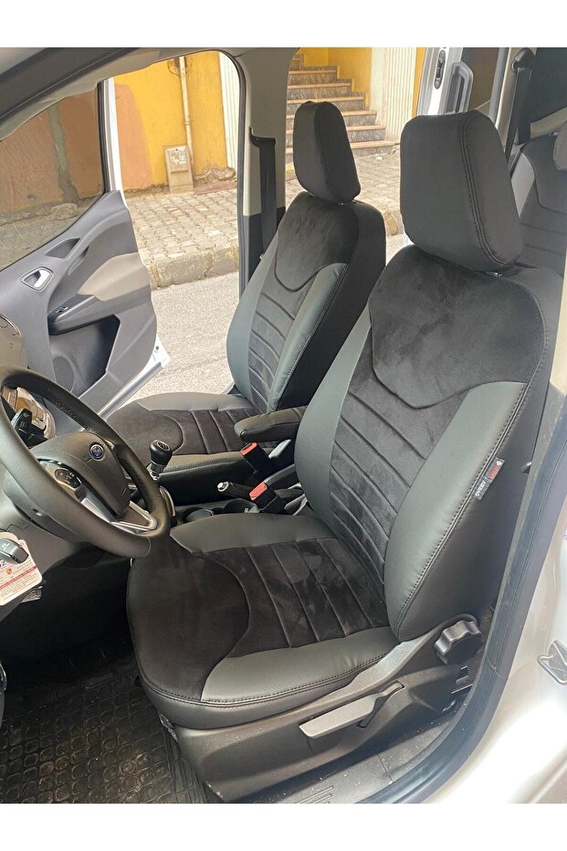 طراز Ford Courier 2+1 مصنوع من الجلد الأسود - الظهر الخلفي والطماق