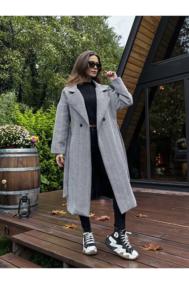White Fish Back Belted Long Coat