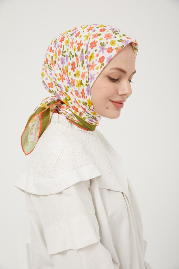 Çiçekli Eşarp - 3