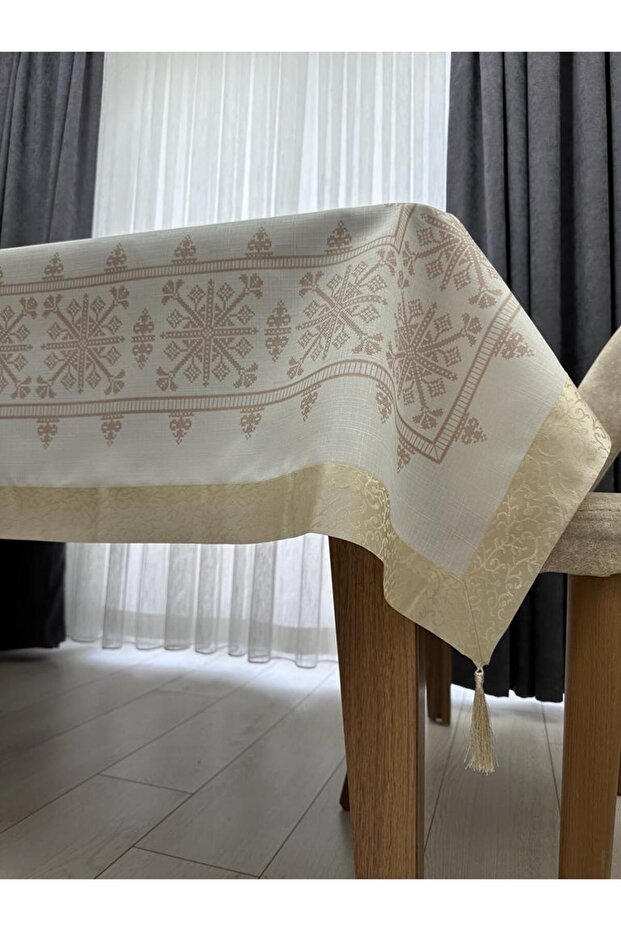 مفرش طاولة مخطط - 2