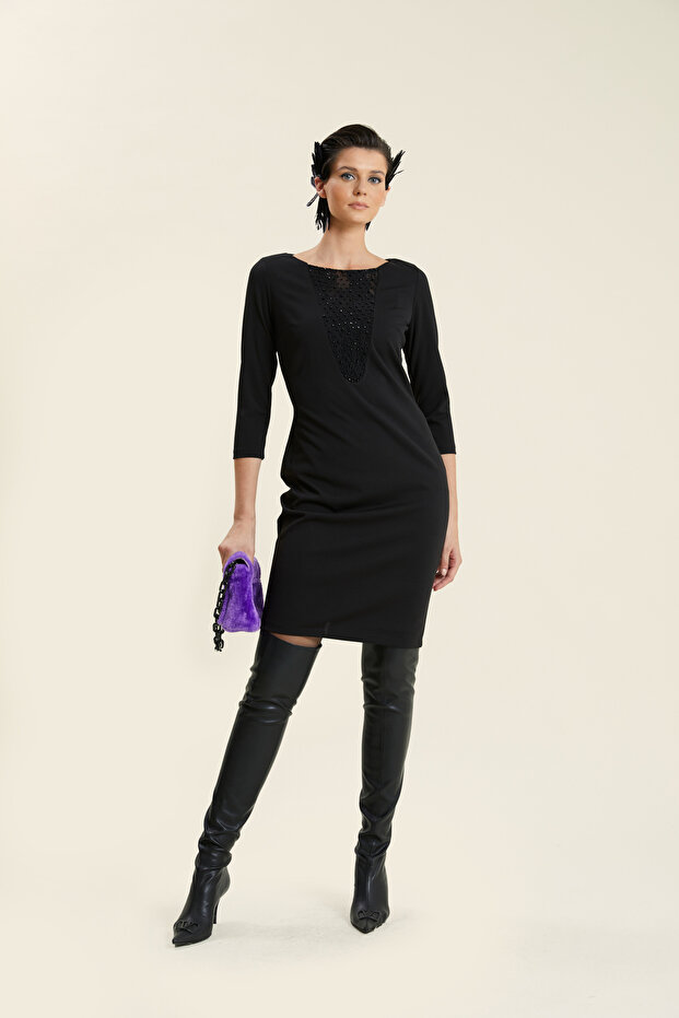 İşlemeli Elbise - 1