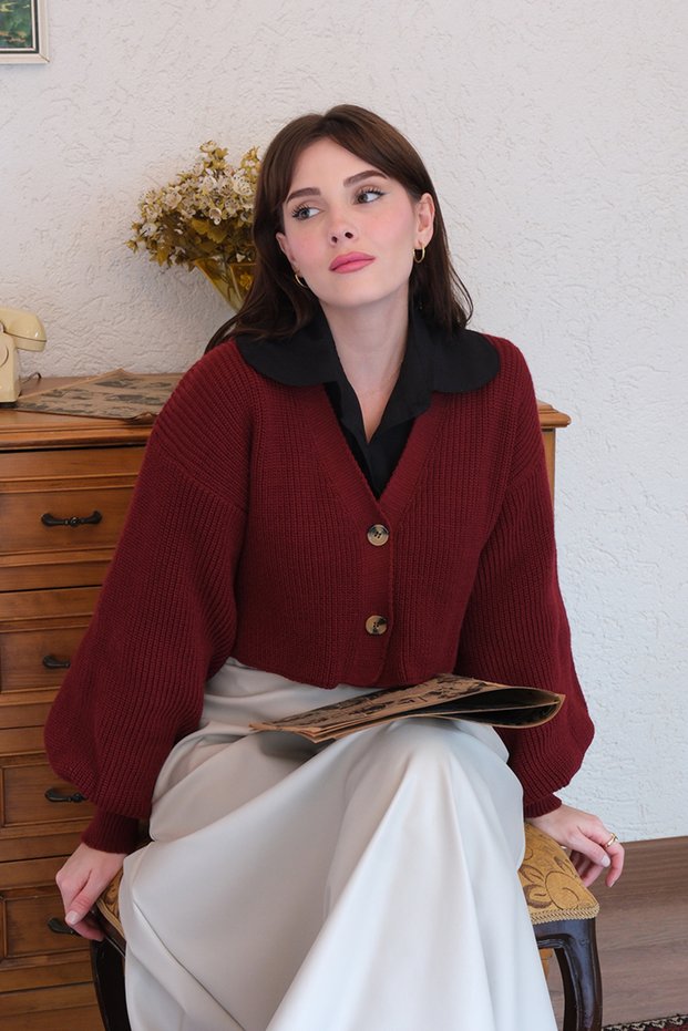 Strickjacke mit Ballonärmeln