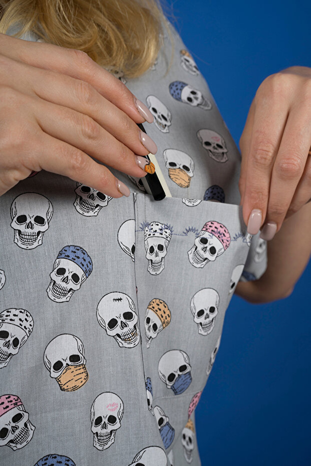 الدعك منقوشة الجمجمة الرمادية - 3