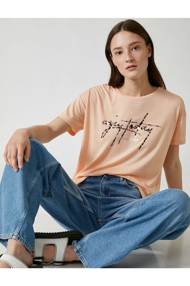 Kadın Pembe Slogan Bisiklet Yaka Tisört - 1