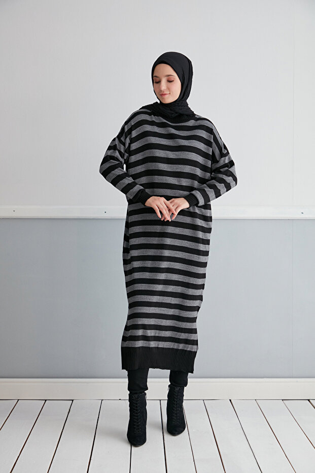 Wonderful Striped Knitwear Hijab Tunik