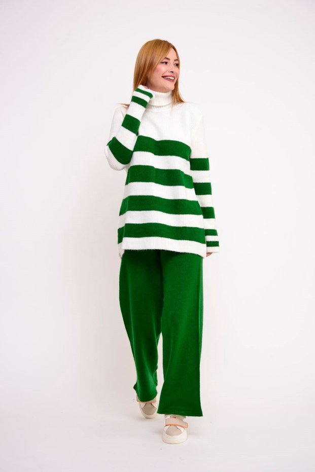 Women's Knitwear Sweater with Neck Stripes
