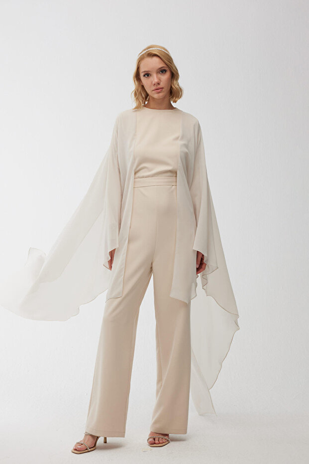 Kombinezon wieczorowy Cape w kolorze beżowym - 2