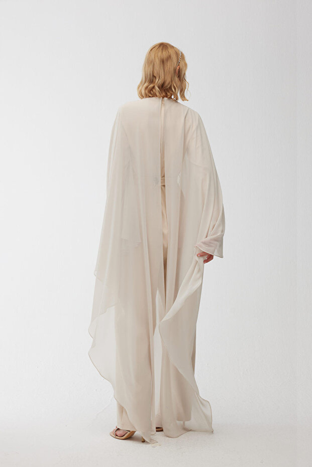 Kombinezon wieczorowy Cape w kolorze beżowym - 8