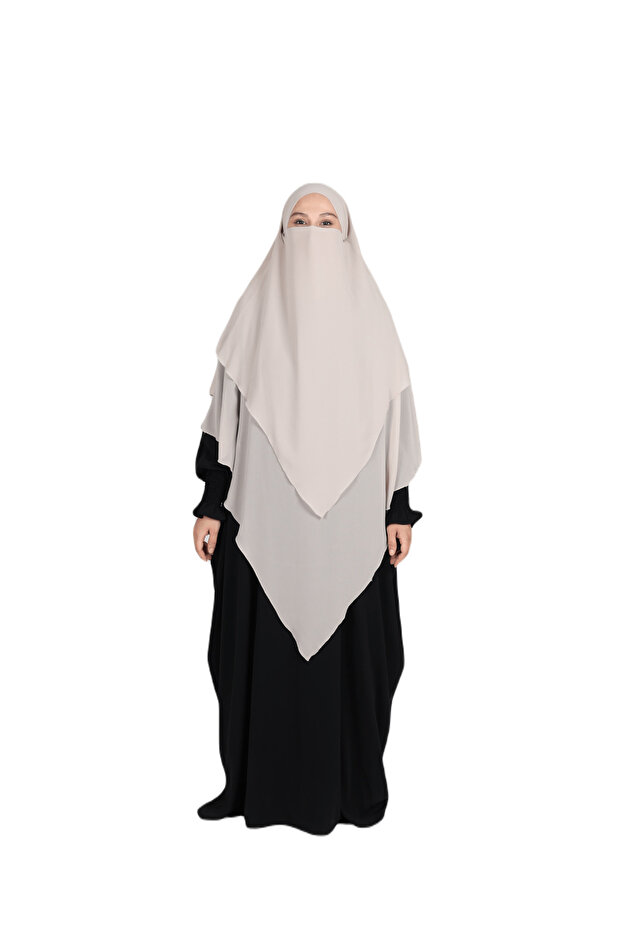سوفليه دقيق باللون البيج