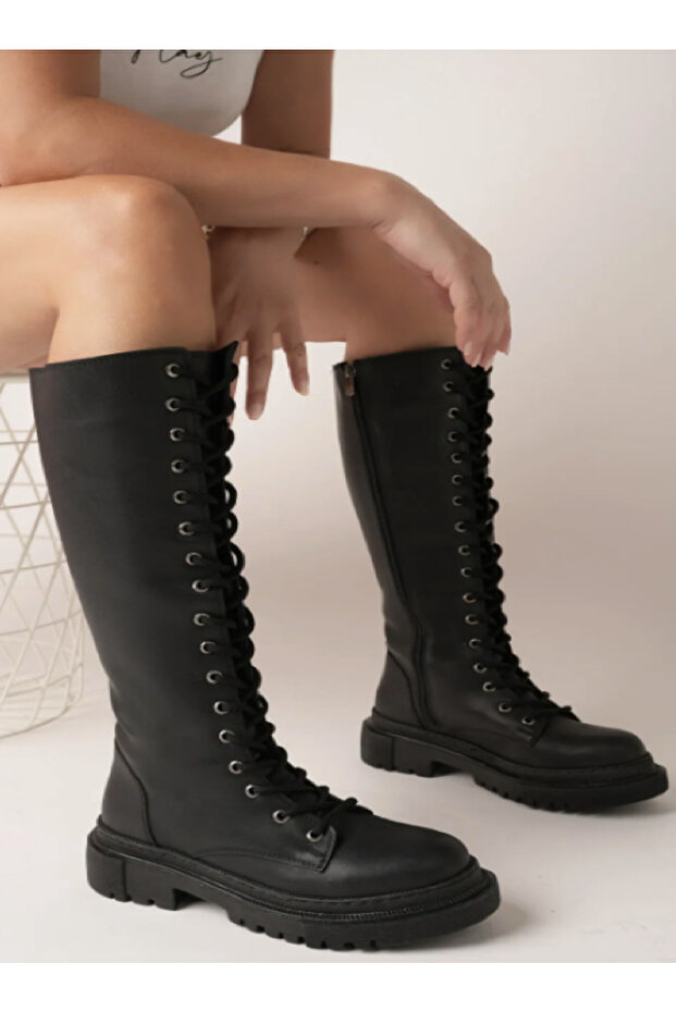 أحذية طويلة - 1