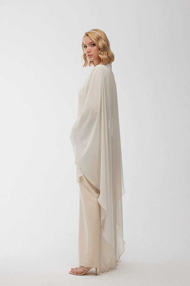 Kombinezon wieczorowy Cape w kolorze beżowym - 7