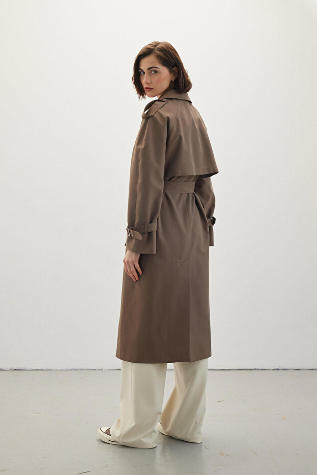 Opaskový přehozený trenčkot norkový - 5