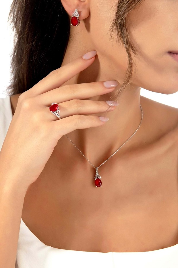 925 Ayar Garnet Taşlı Oval Gümüş Takı Seti - 1