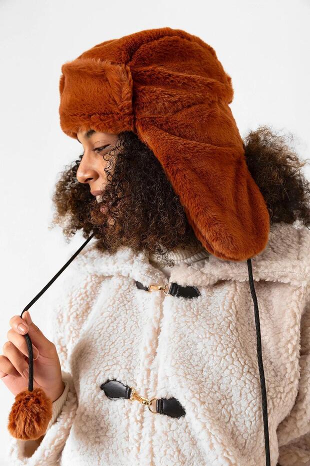 Pompom Detail Fur Snow Beret/Cap with Headphones