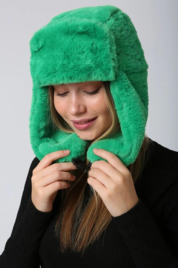 Green Plush Fur Snow Beanie/Sapka with Headphones Clip