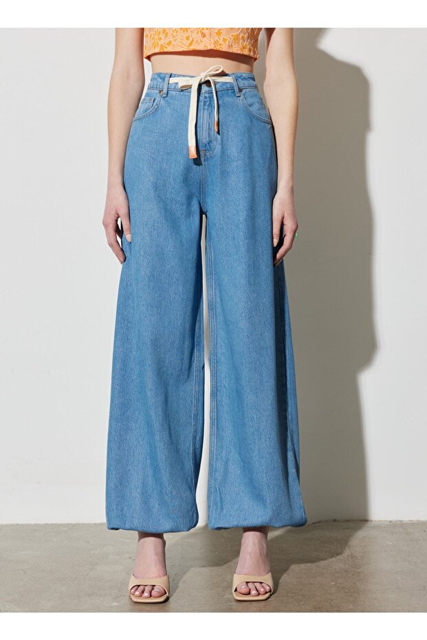 Loose Fit Relaxed Cut Regular Waist Elastic Wide Leg Jean Jogger Pants