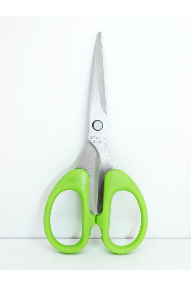 مقص حاد صغير باللون الأخضر - 2