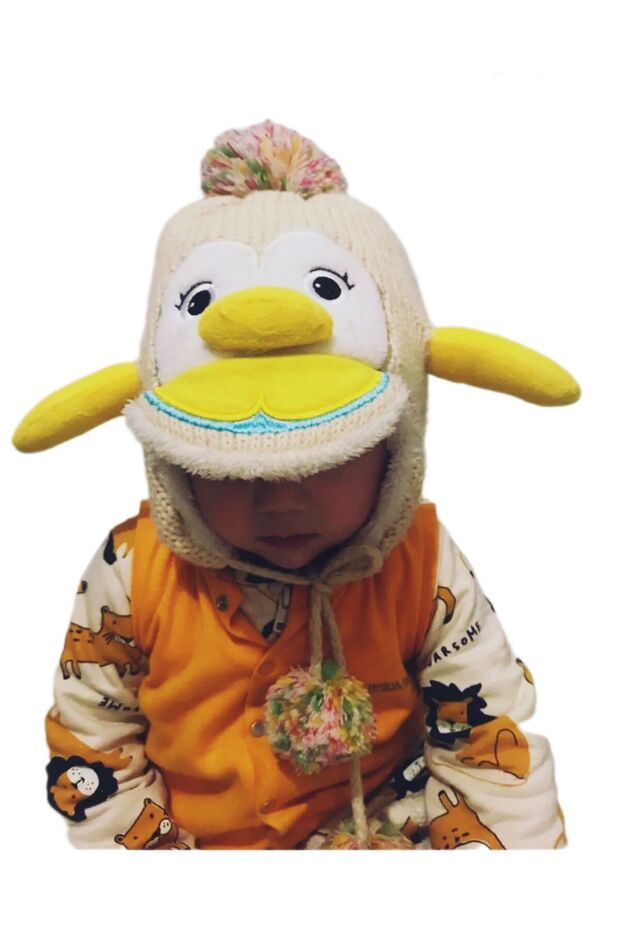 3D Winter Children's Hat with Penguin Figure - 3