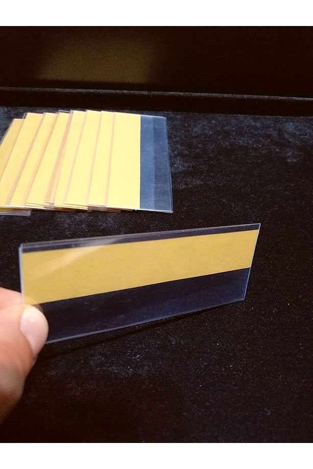 10 adet PVC Etiketlik Yapışkanlı 10x4 cm, Raf Fiyat Etiket Cebi, Yapışkanlı Şeffaf Ürün Etiketliği - 3