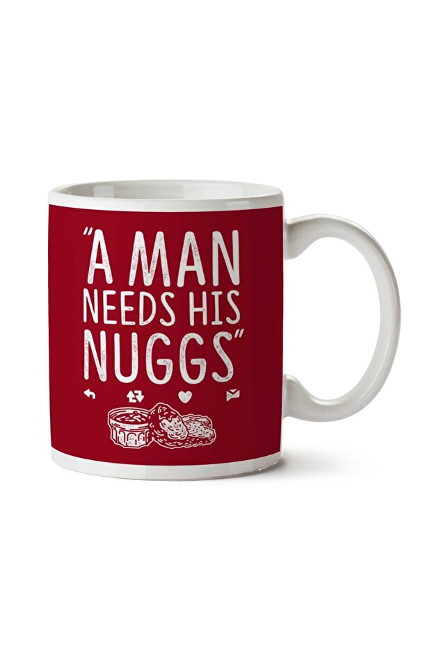 كوب مطبوع على الجانبين من A Man Needs His Nuggs Chicken Nuggets