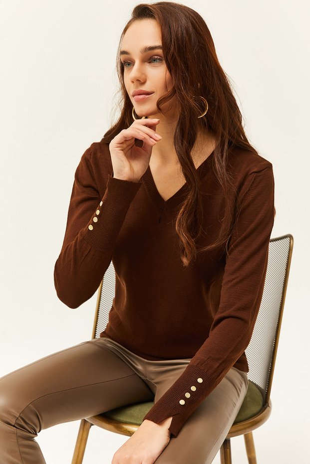 Women's Bitter Brown V-Neck Slit Cuff Buttoned Knitwear Sweater KZK-19000685