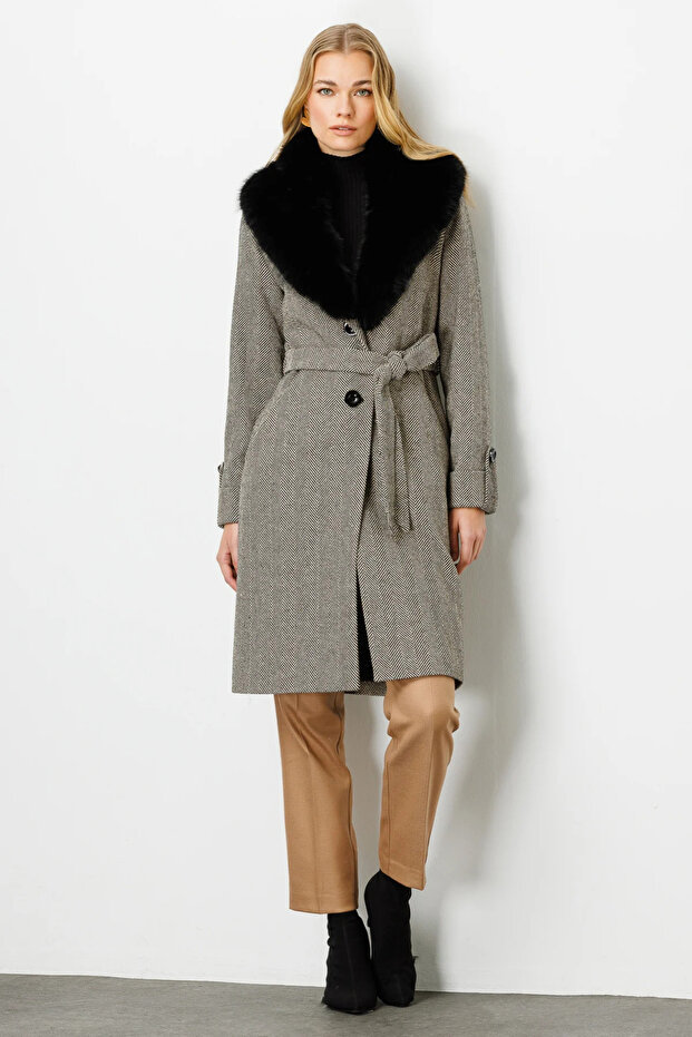 معطف فرو طوق أسود - 3