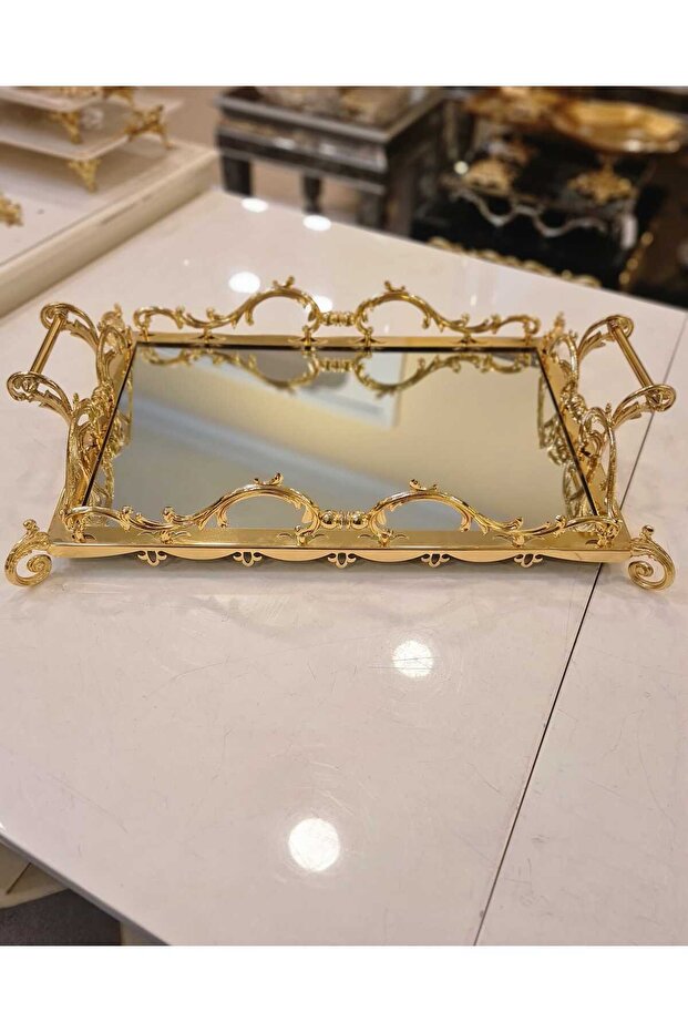 صينية ذهبية كلاسيكية